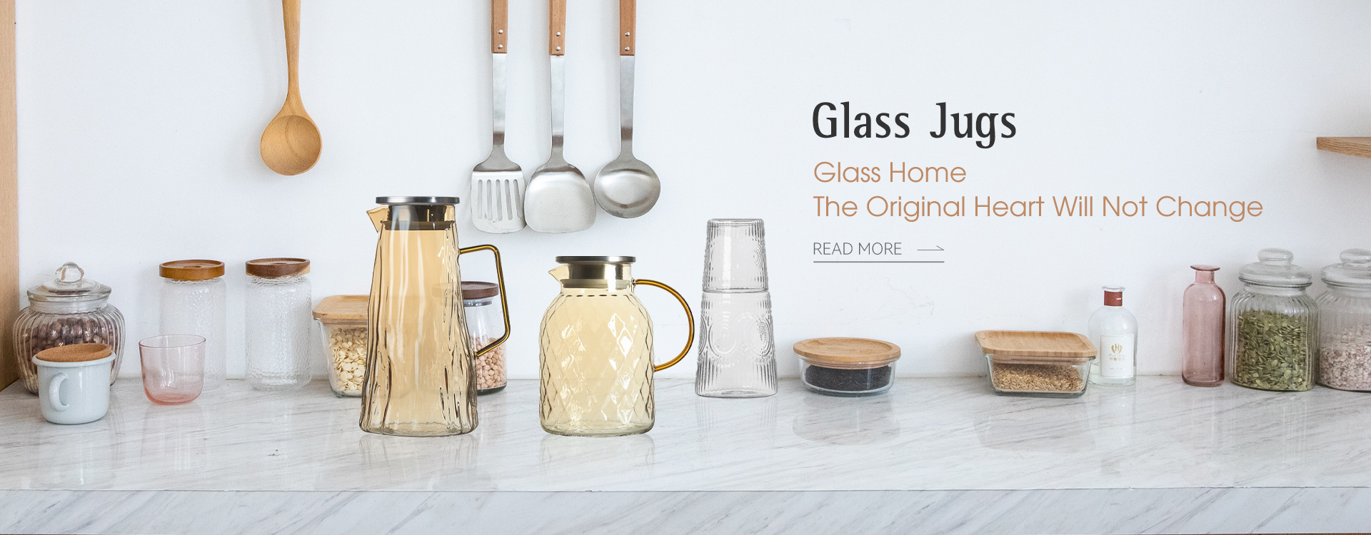 Pichets en verre de Chine