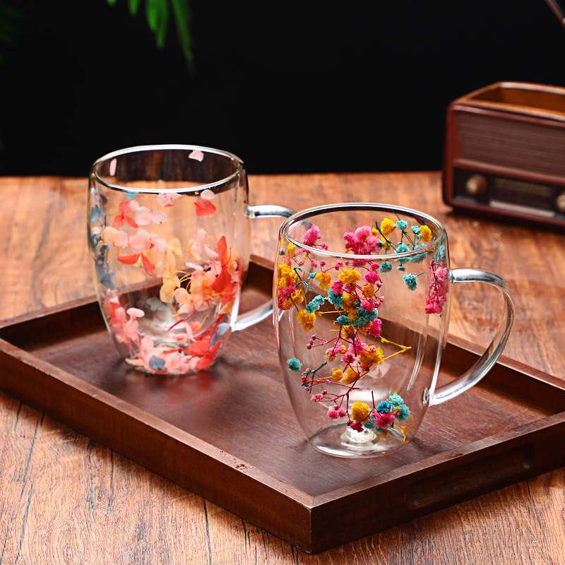 Pourquoi sécher les fleurs et le foin dans un verre à double paroi ? Est-ce juste pour bien paraître ?