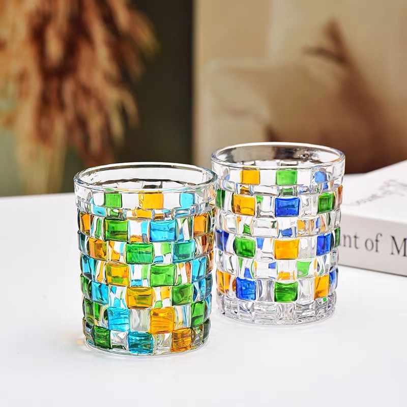 Tasses en verre colorées