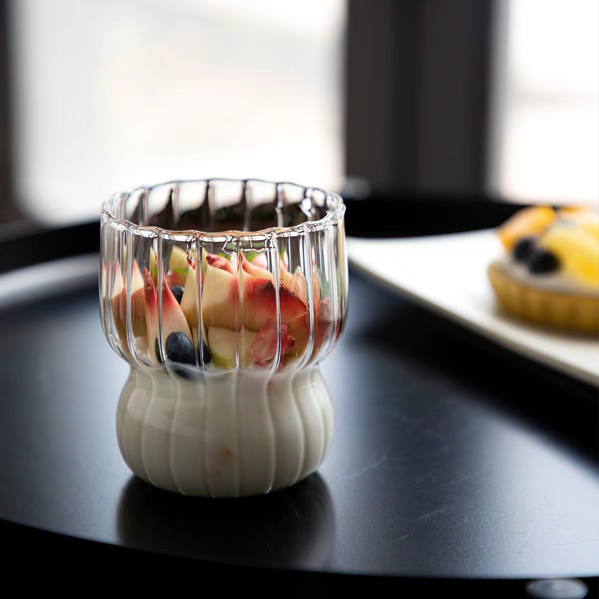 Tasse de lait en verre pour petit déjeuner