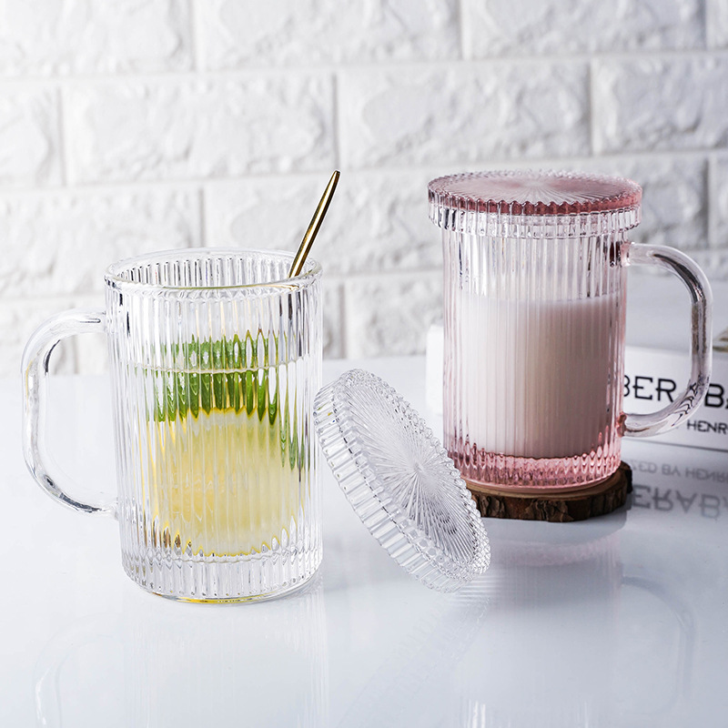 Verre à lait en verre rayé pour petit déjeuner