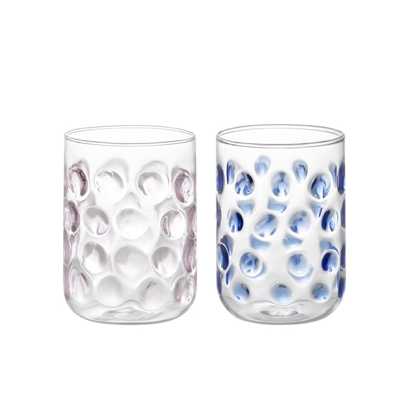 Tasse de petit-déjeuner en verre à pois colorés