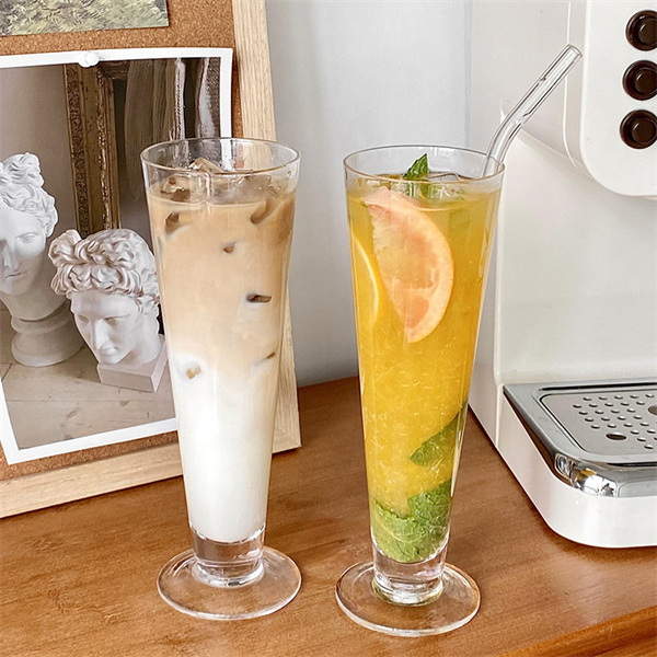 Tasse à boisson en verre de thé aux fruits