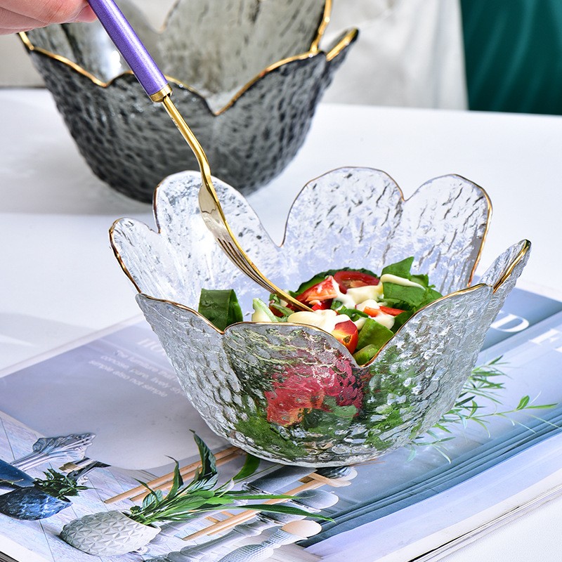 Assiette en verre martelé pétale japonais