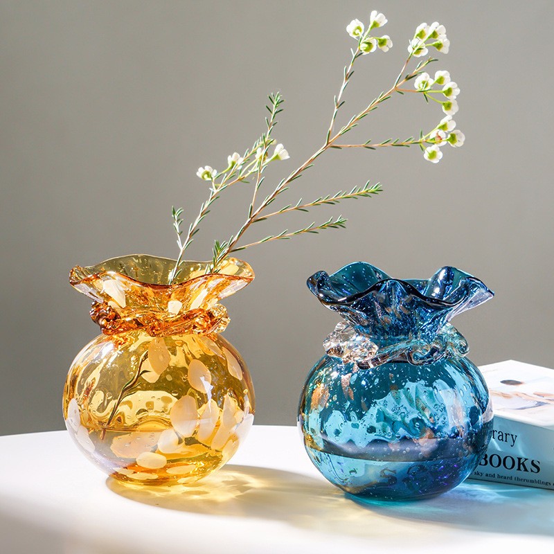 Vase en verre émaillé sac d’argent