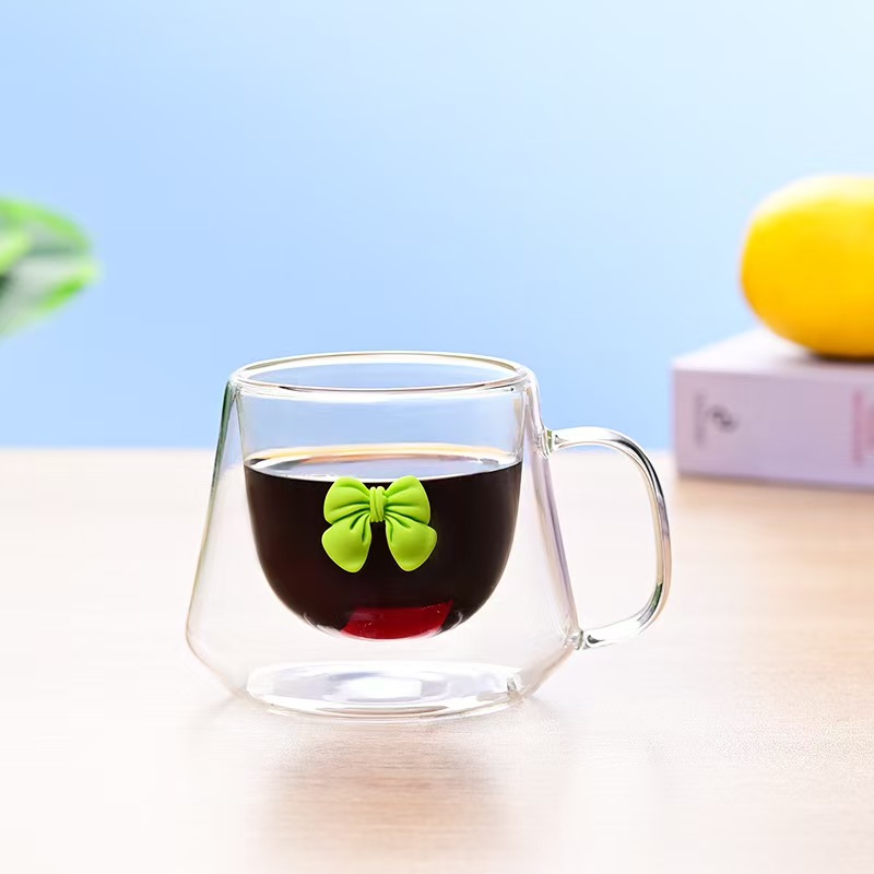 Tasse à lait personnalisée avec nœud papillon